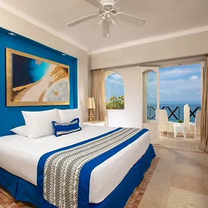 Отель Blue Chairs Beachfront - Adults Only, Пуэрто-Вальярта