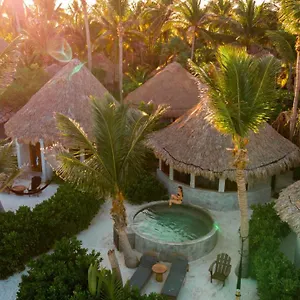 https://maya-tulum-resort.allrivieramayahotels.com