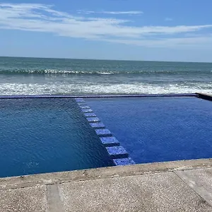 condo-playa-cerritos-con-2-albercas-mazatlan.mazatlan-hotels.com/